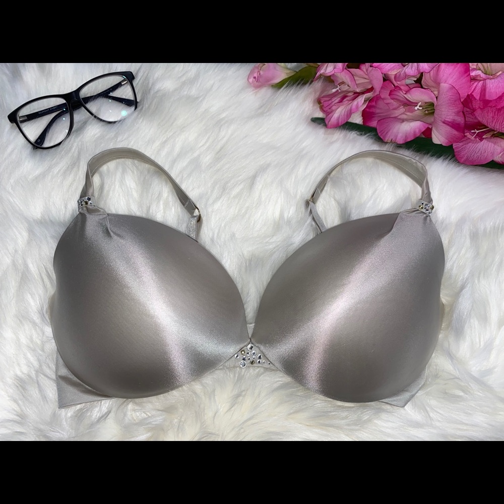 Victoria’s Secret Plunge Bra